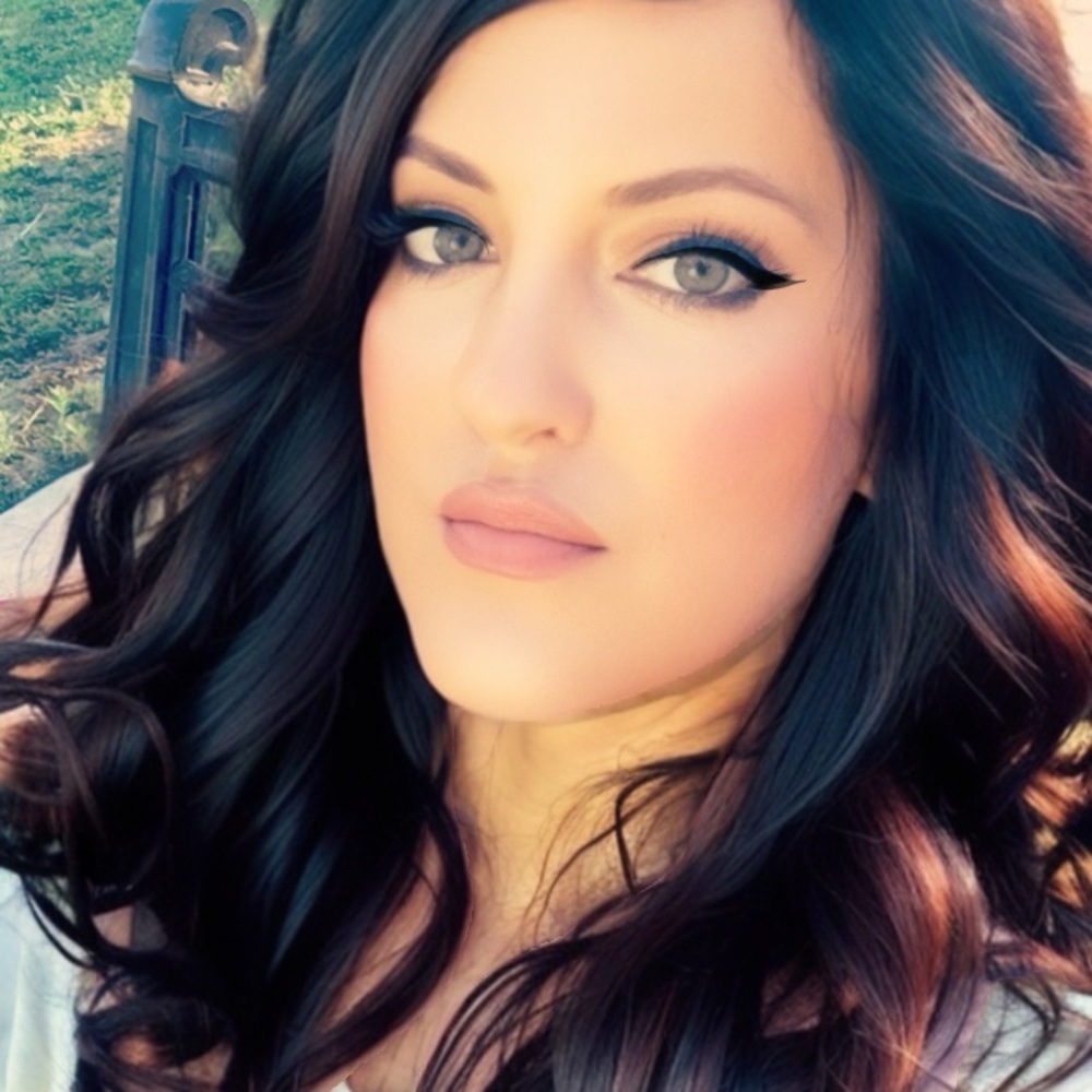 Meet your Posher, Carla